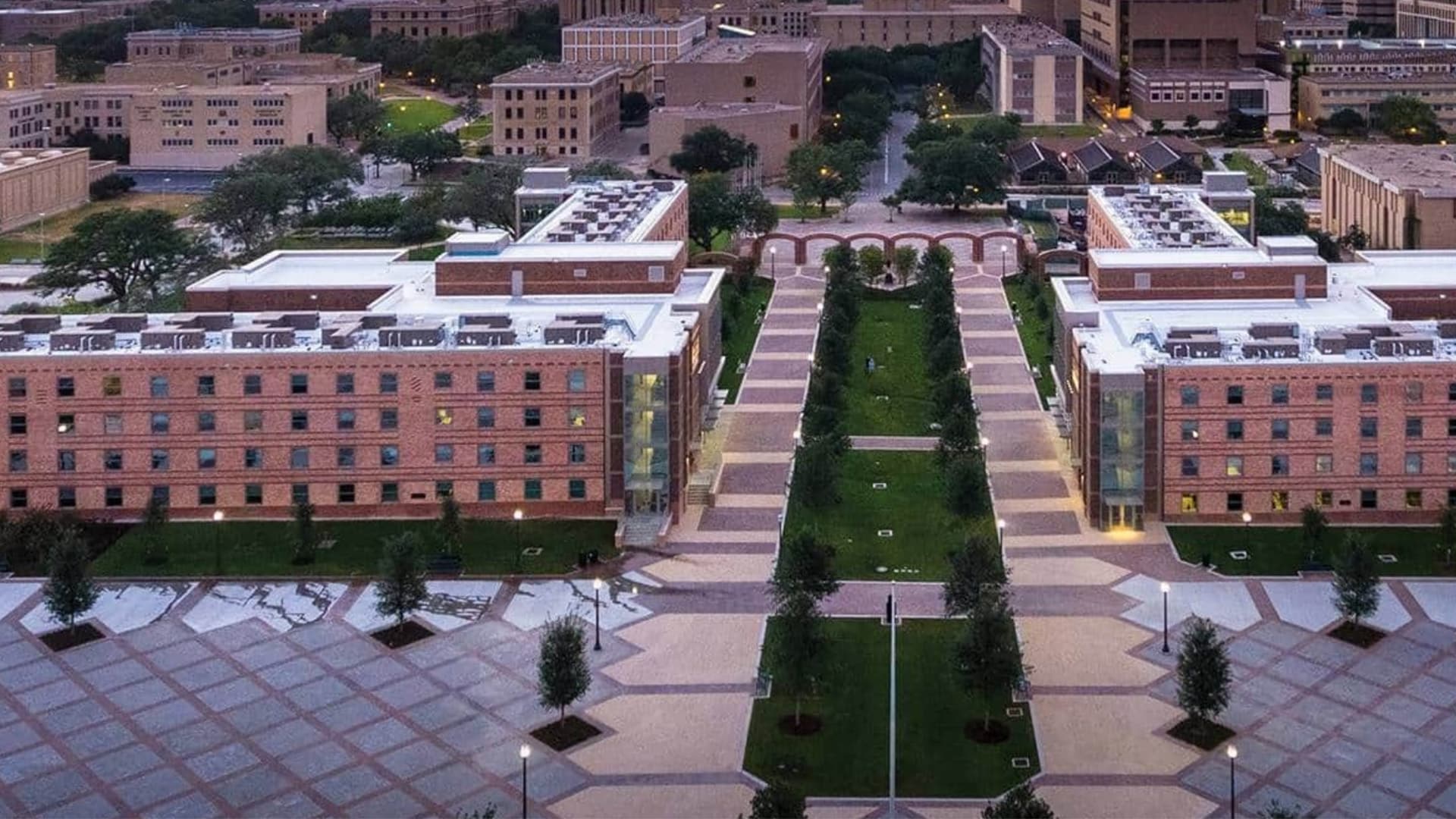 Flat school roofs at a university designed and installed by GAF